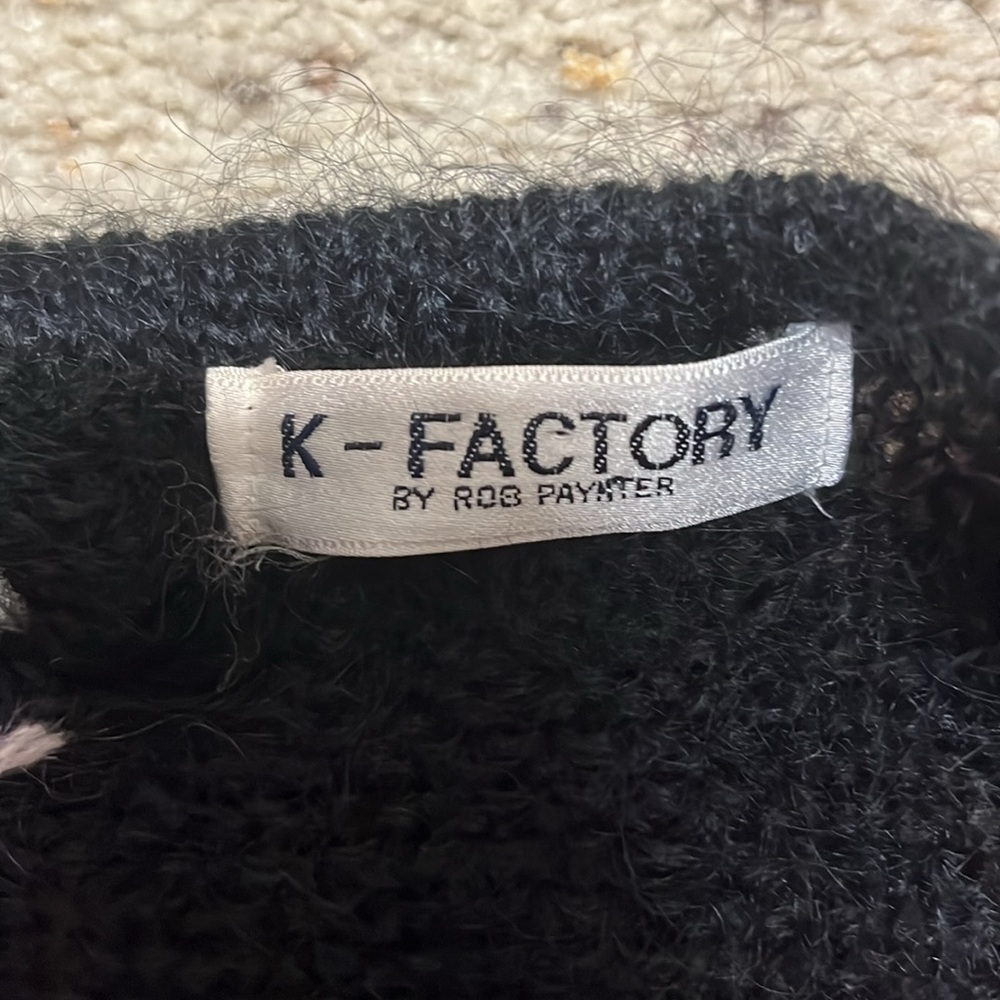 Vintage K-Factory by Rob Paynter Black Sweater with pink roses One Size - Picture 5 of 9